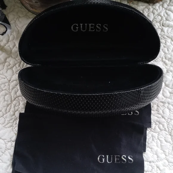 GUESS RX GLASSES AND CASE - Picture 9 of 10